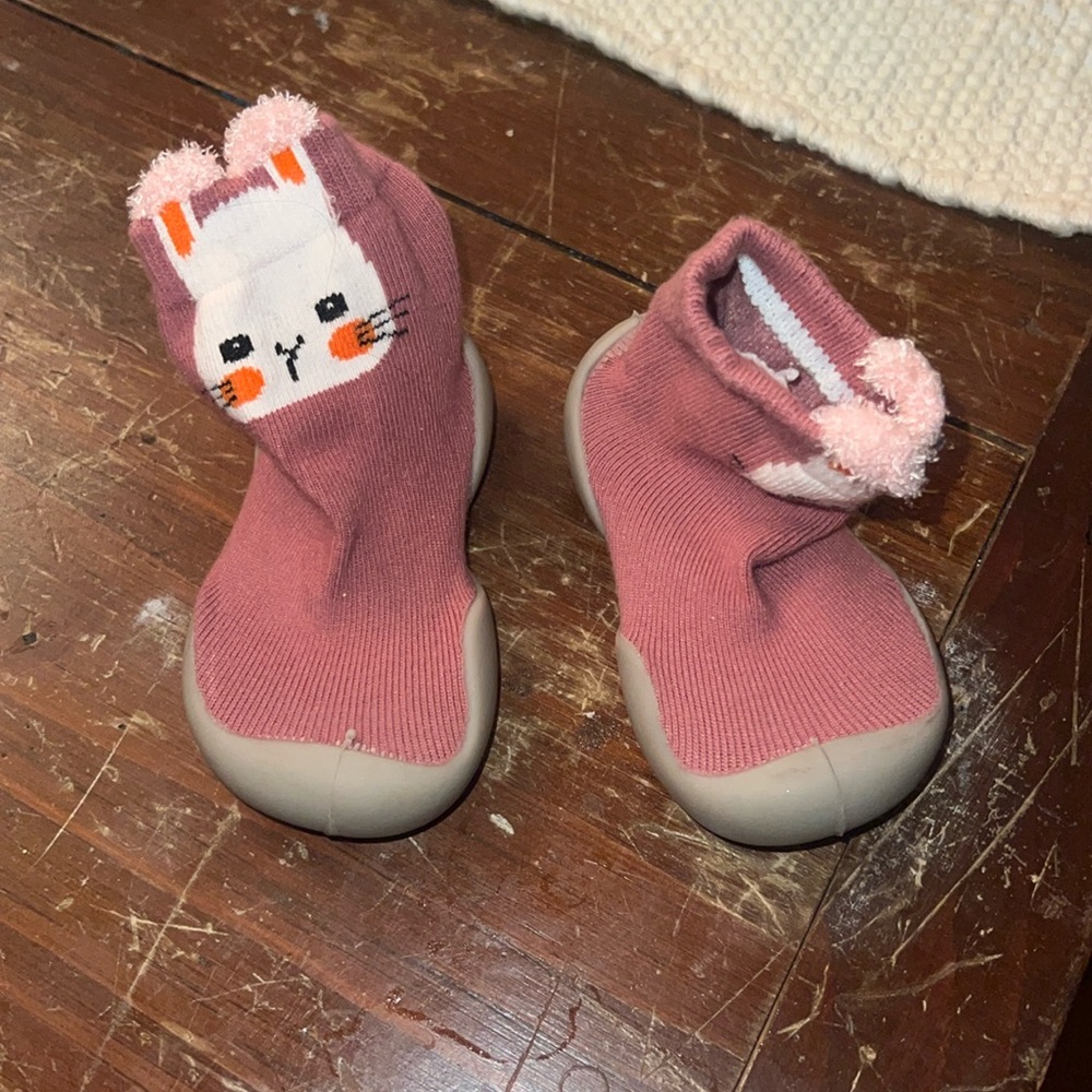 Baby walking shoes 9-12m